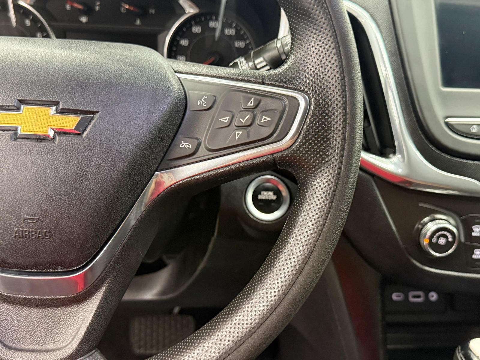 Used 2019 Chevrolet Equinox LT AWD/4WD image 28