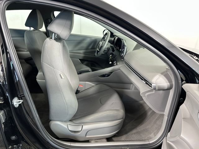 Certified 2023 Hyundai Elantra SE w/ Cargo Package FWD image 28