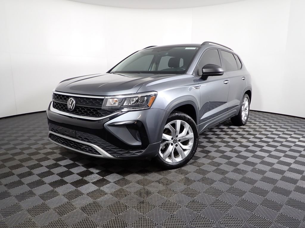 Used 2023 Volkswagen Taos S image 2