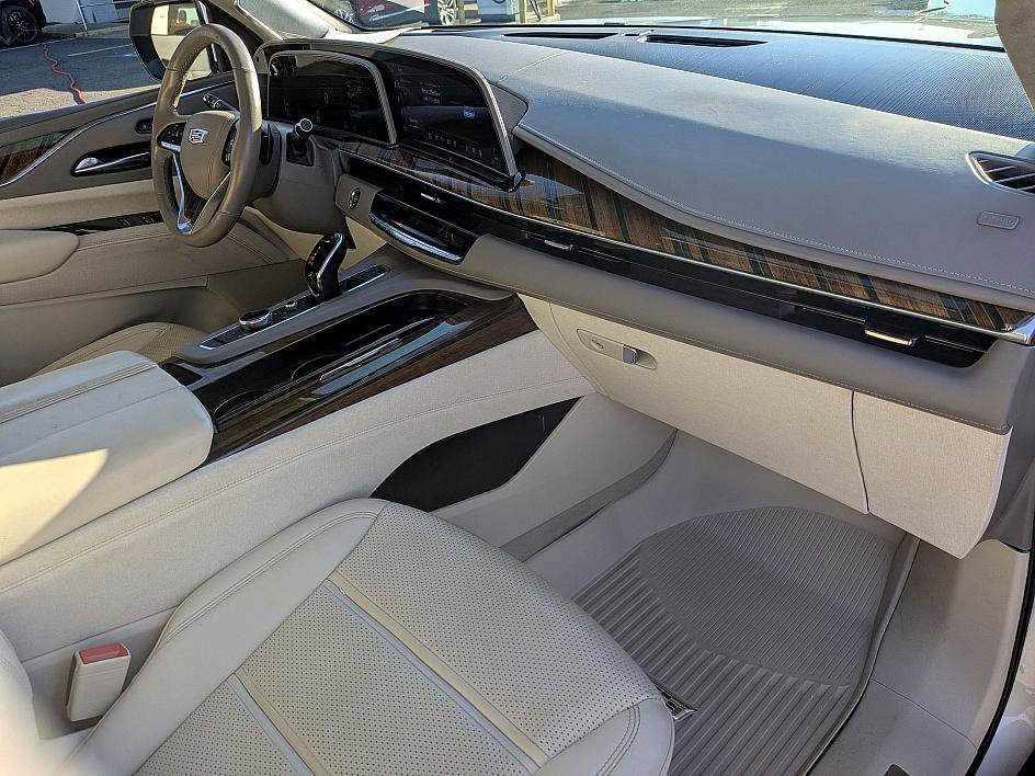 Used 2023 Cadillac Escalade Sport Platinum w/ LPO, ONYX Package image 38