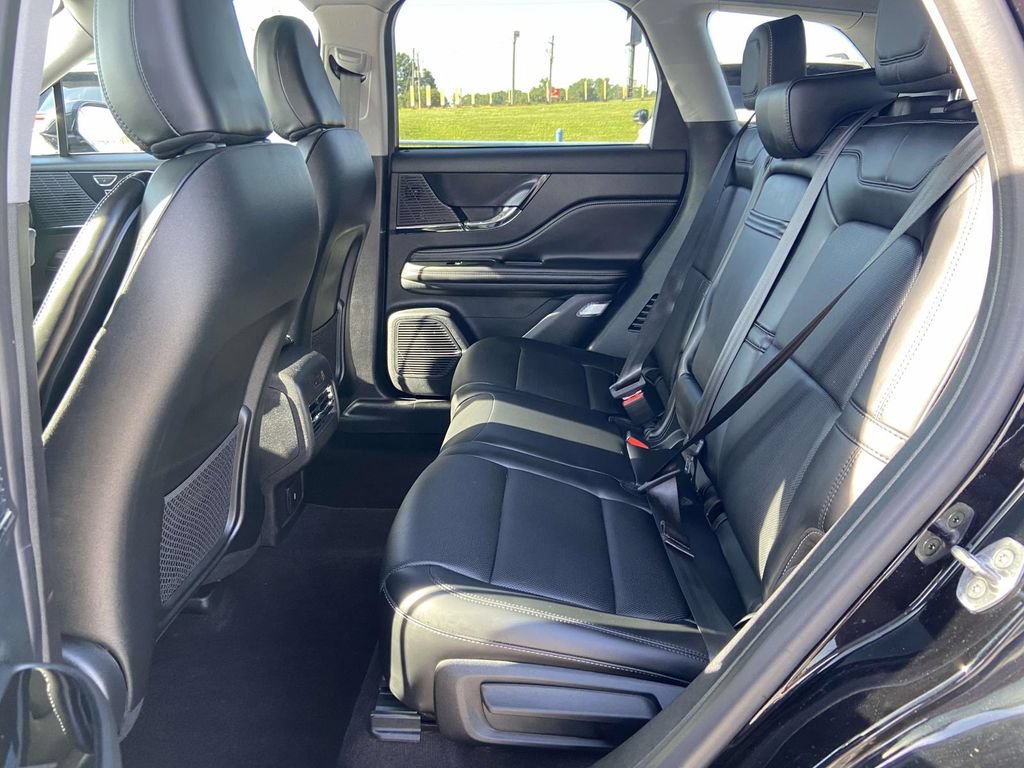 Used 2021 Lincoln Corsair AWD w/ Premium Package image 12