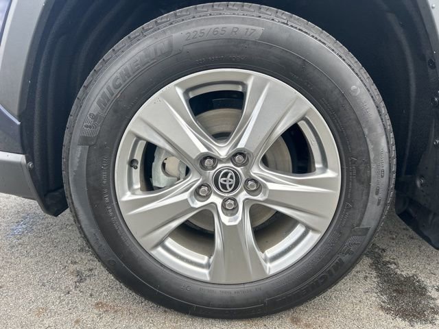 Used 2024 Toyota RAV4 XLE w/ Convenience Package image 30