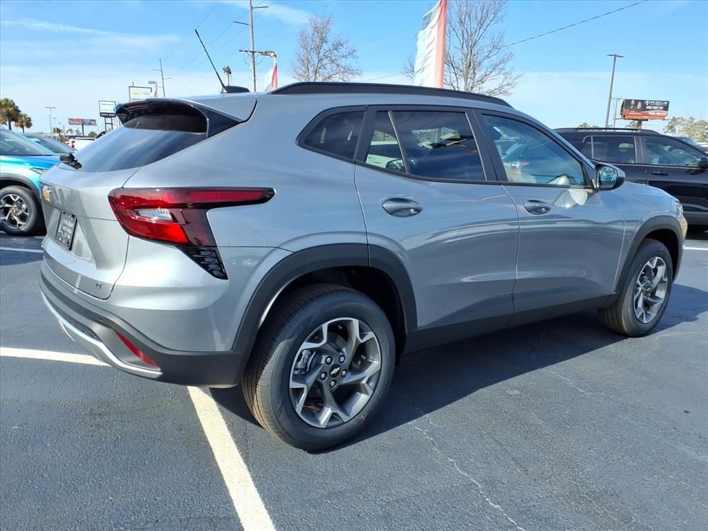 New 2026 Chevrolet Trax LT w/ Driver Confidence Package image 3