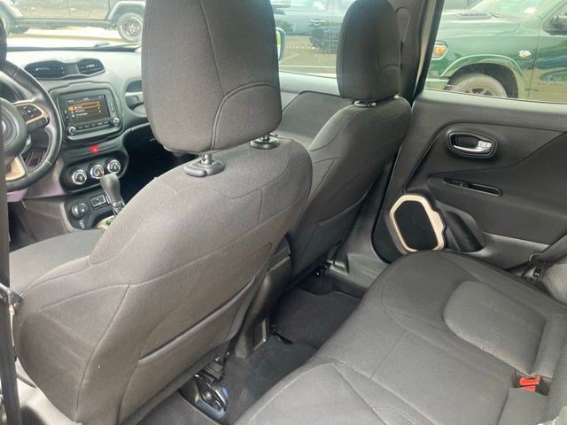 Used 2017 Jeep Renegade Latitude AWD/4WD image 22