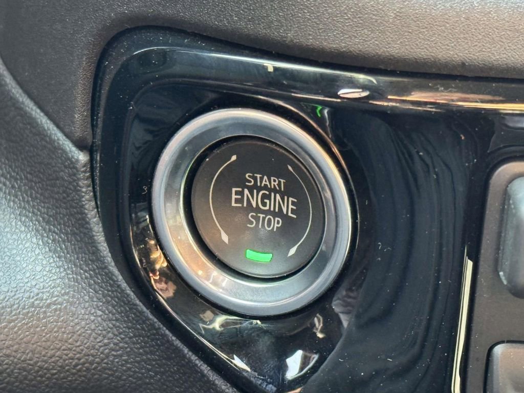 Used 2026 Chevrolet Silverado 1500 LT AWD/4WD image 26