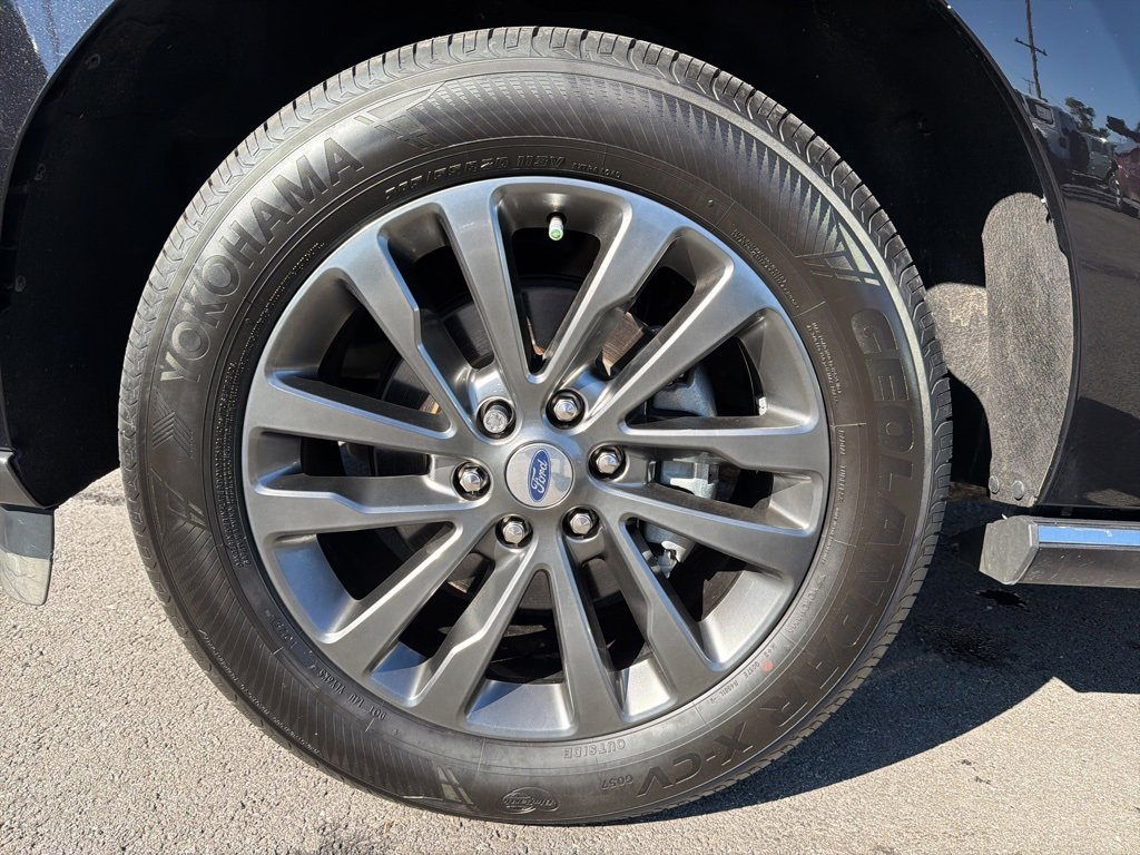 Used 2021 Ford Expedition Limited image 17