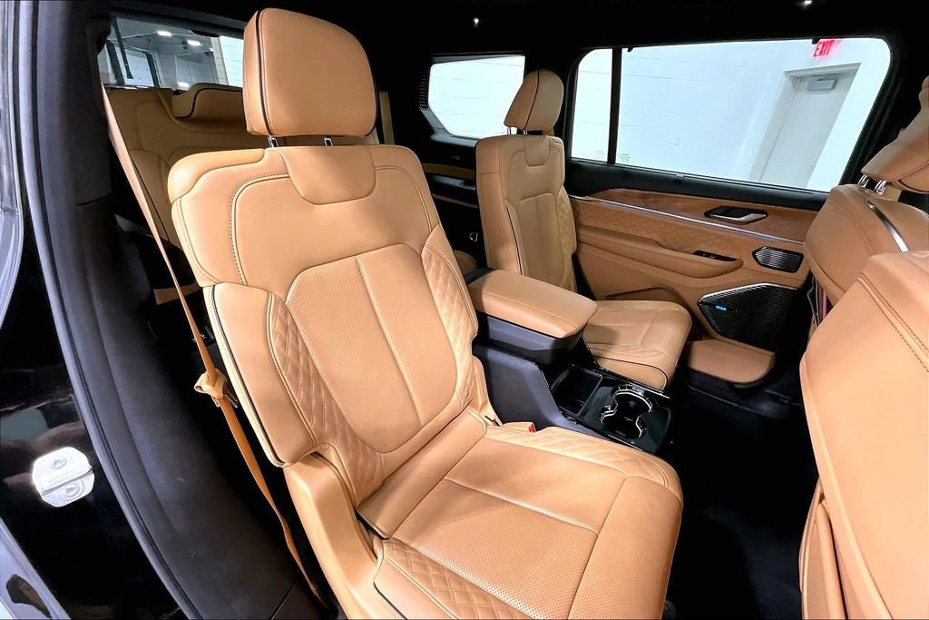 Used 2025 Jeep Grand Cherokee L Summit image 36
