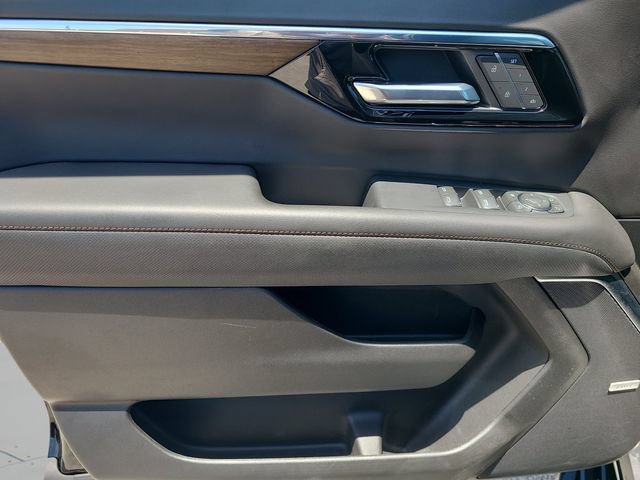 Used 2025 Chevrolet Suburban High Country AWD/4WD image 20