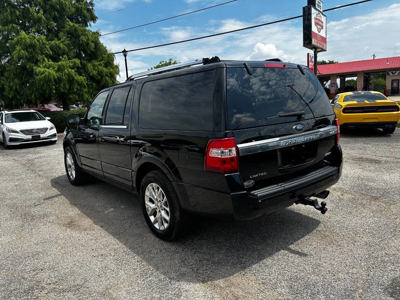 Used 2017 Ford Expedition Max Limited image 6