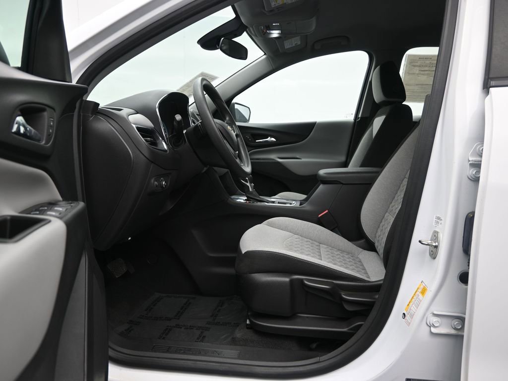 Used 2022 Chevrolet Equinox LS image 12