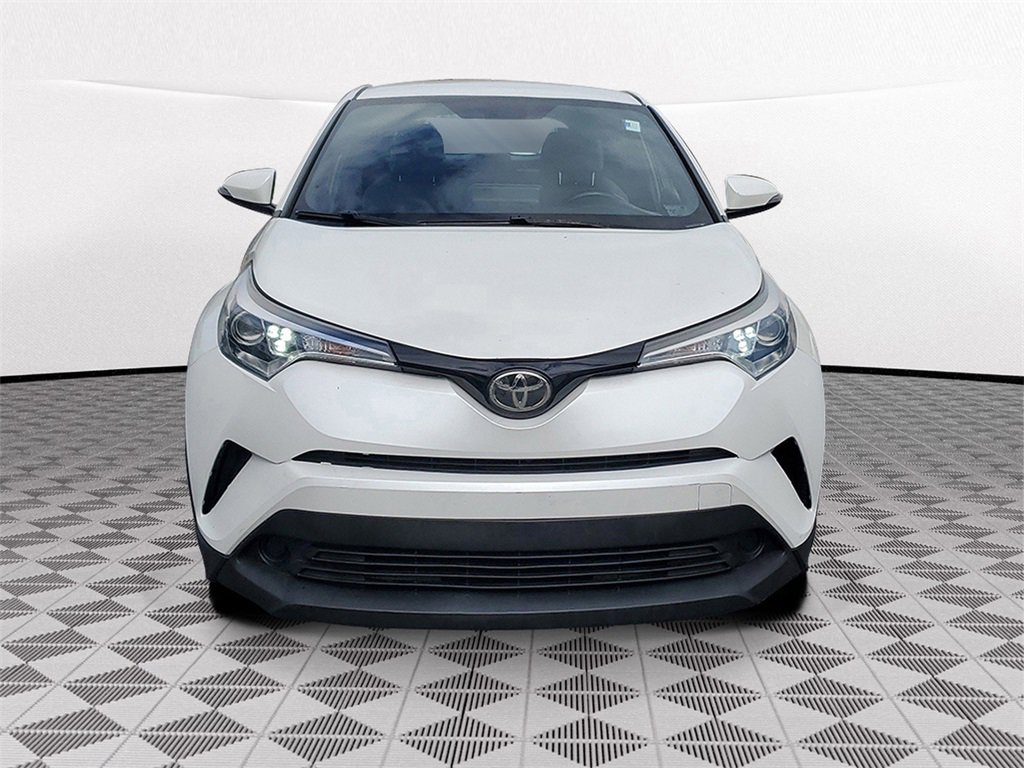Used 2019 Toyota C-HR XLE image 2