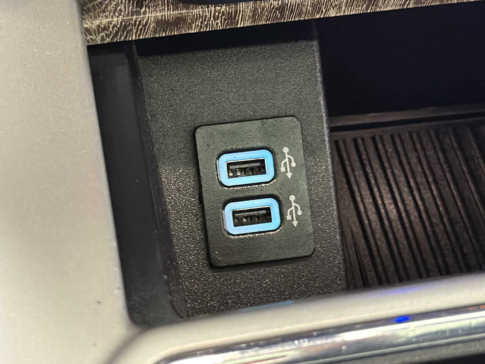 Used 2019 Ford F350 Lariat w/ Lariat Ultimate Package AWD/4WD image 32