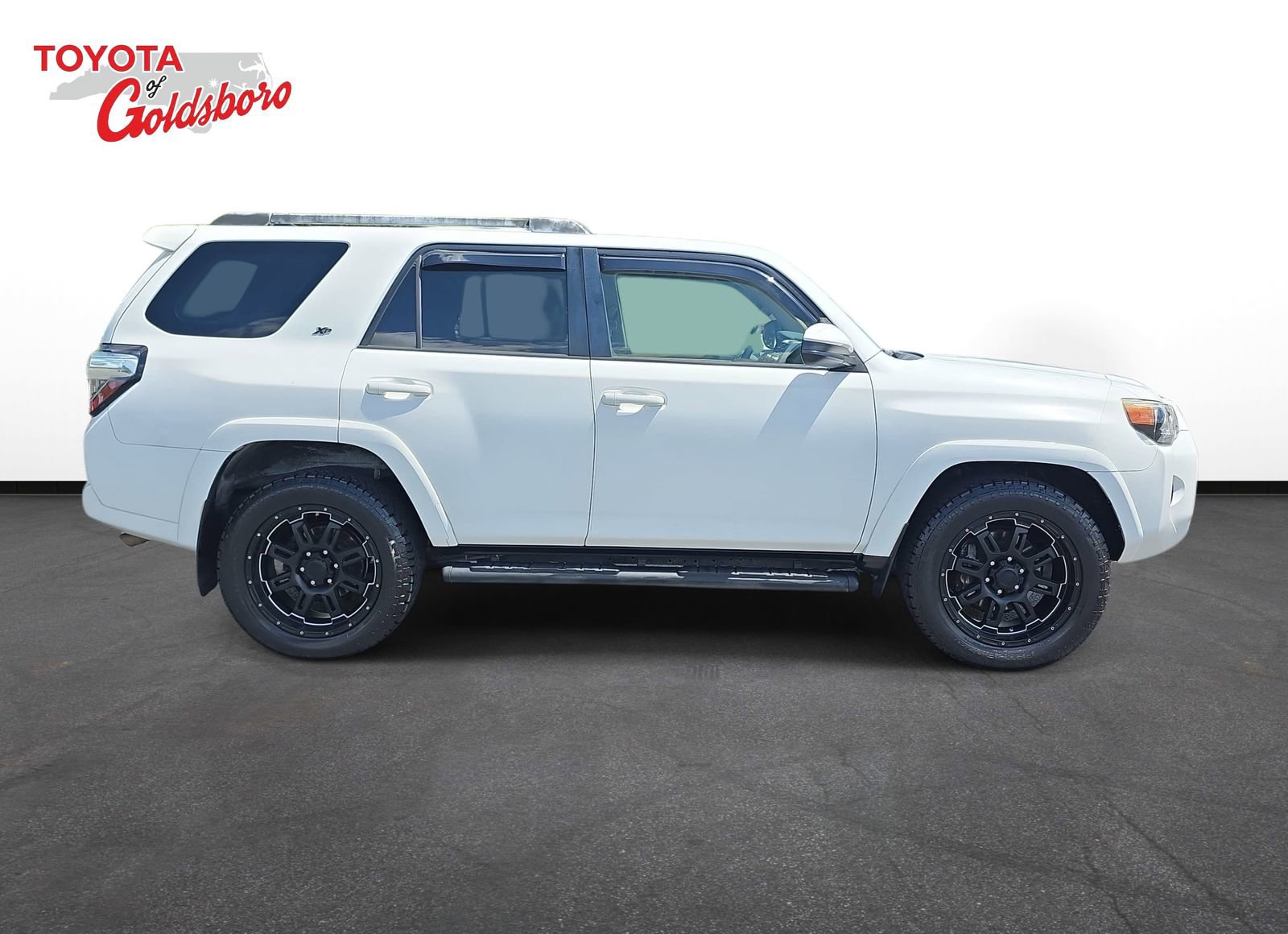 Used 2016 Toyota 4Runner SR5 RWD image 4