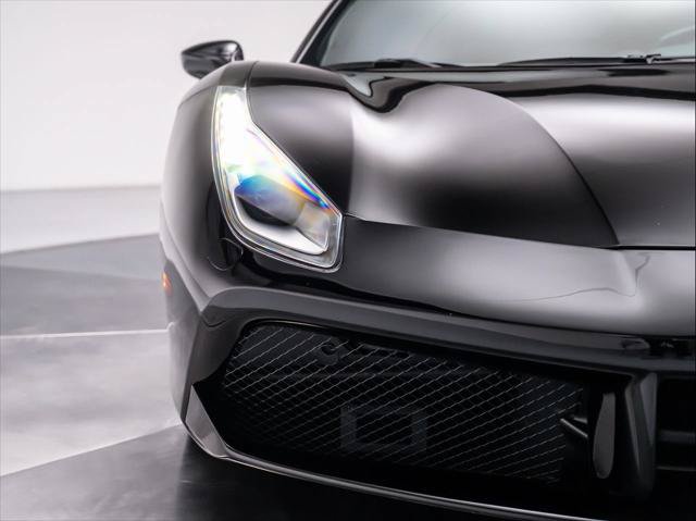 Used 2016 Ferrari 488 GTB RWD image 9