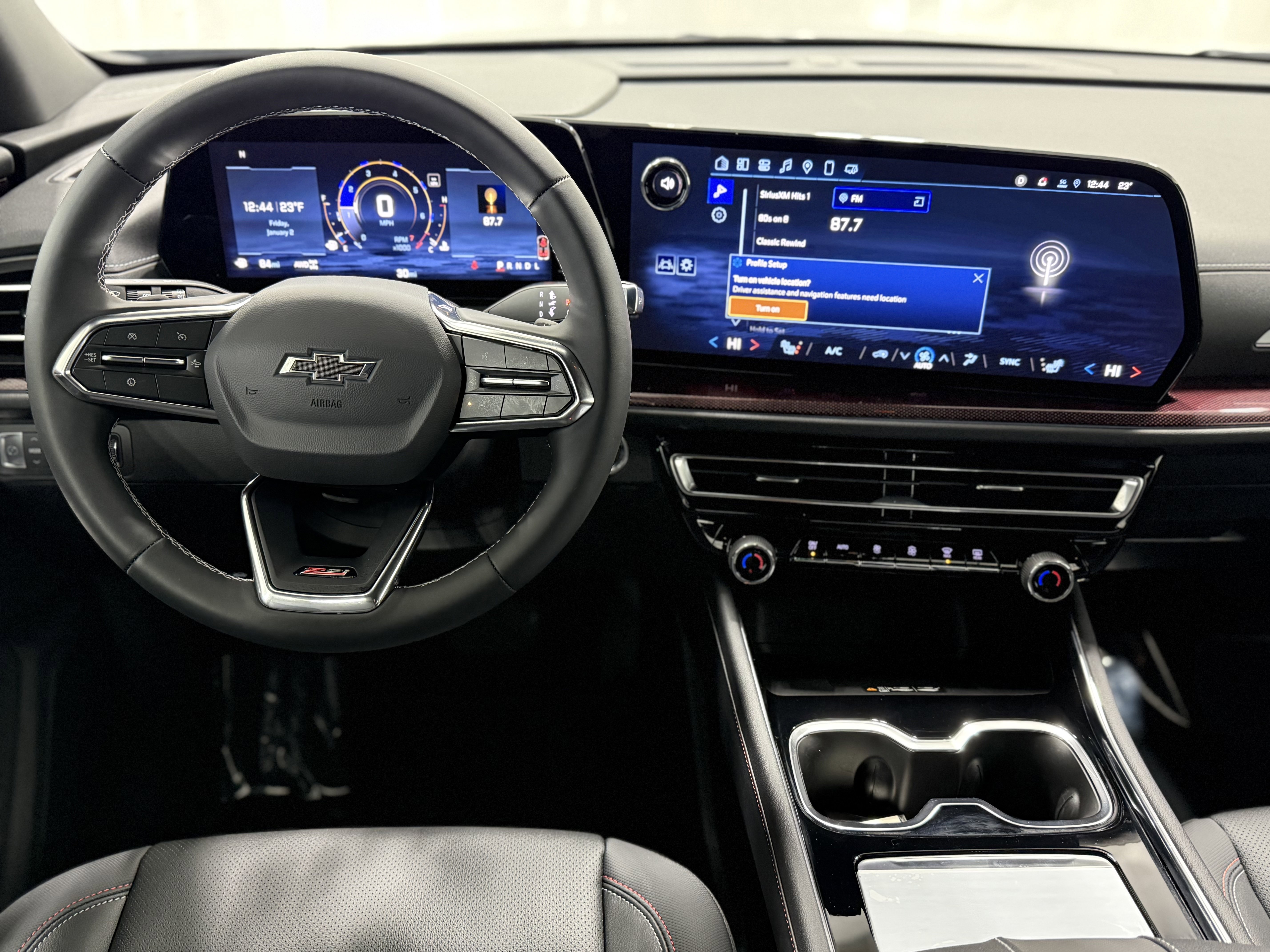 Used 2025 Chevrolet Traverse Z71 w/ Driver Confidence Package image 17