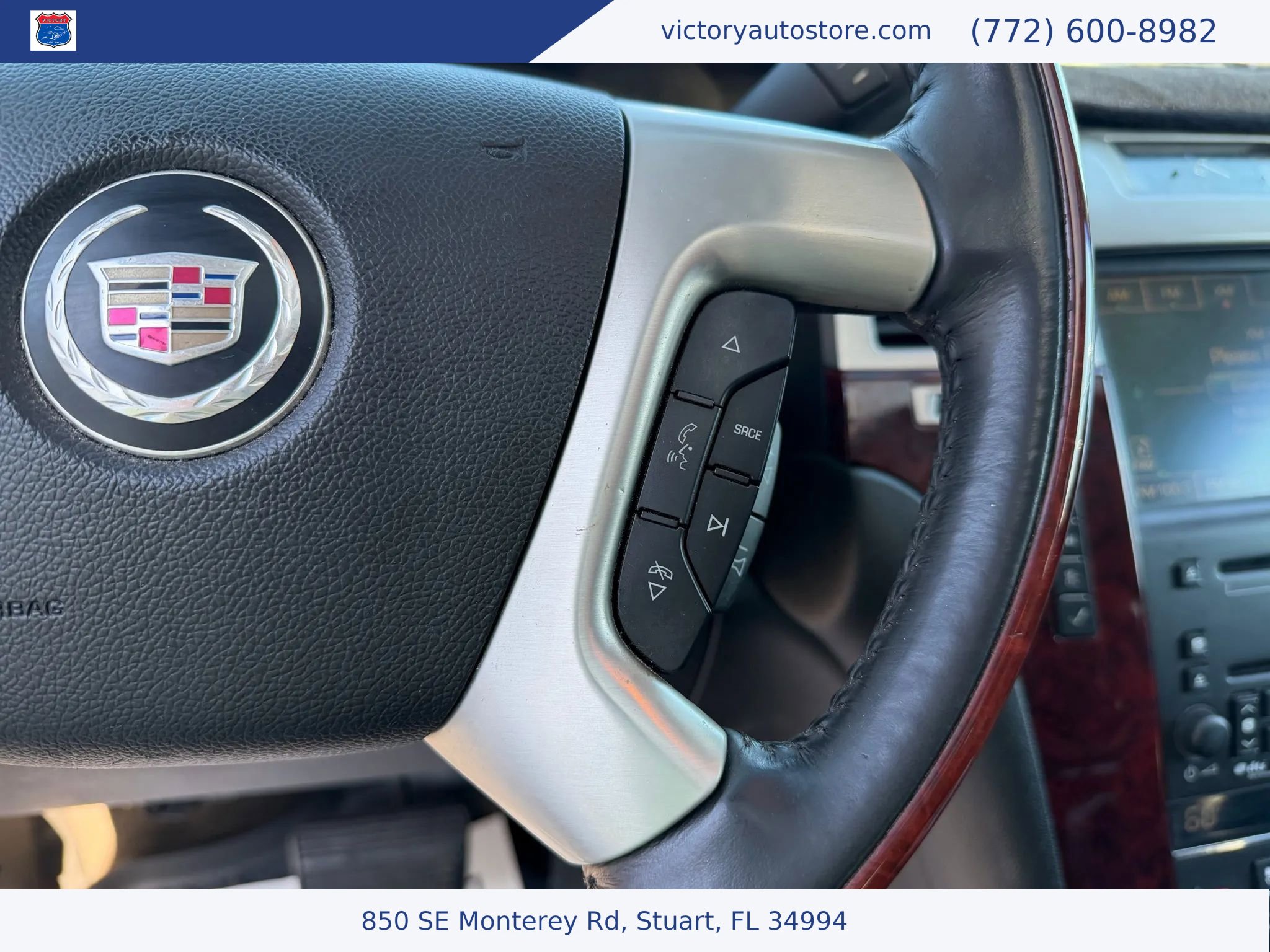 Used 2010 Cadillac Escalade Luxury image 19