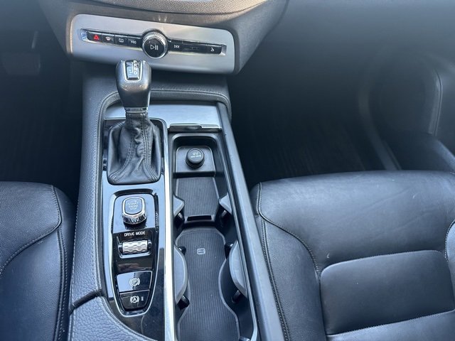 Used 2018 Volvo XC90 T5 Momentum w/ Convenience Package image 21