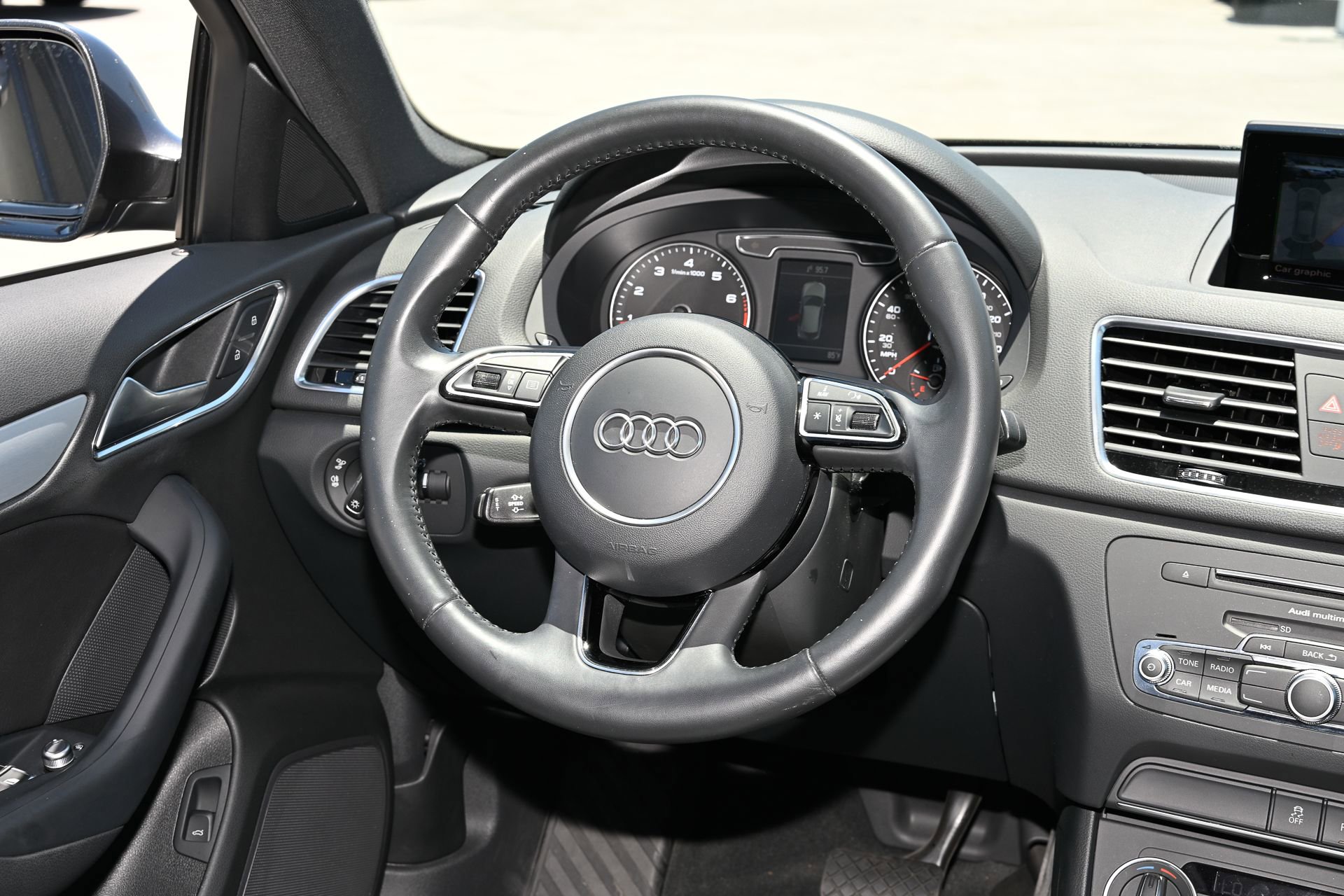 Used 2018 Audi Q3 2.0T Premium FWD image 21