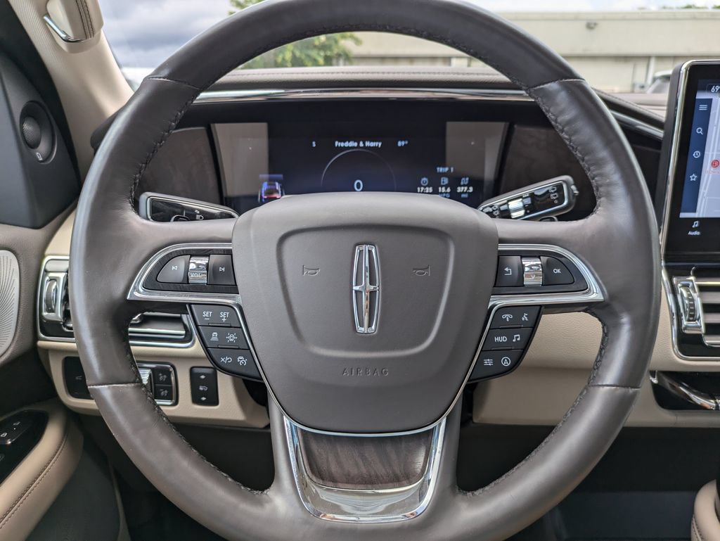 Certified 2022 Lincoln Navigator Reserve AWD/4WD image 31