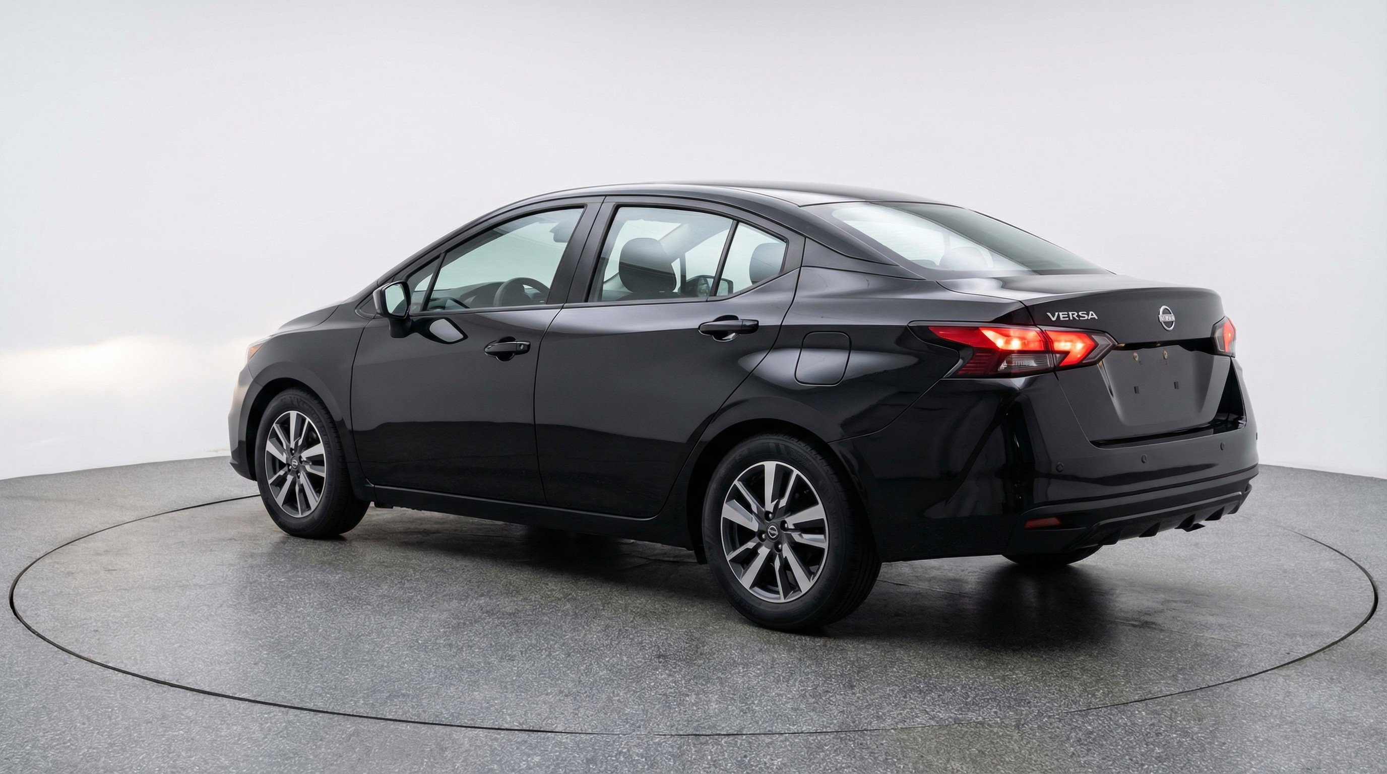 Used 2025 Nissan Versa SV FWD image 6