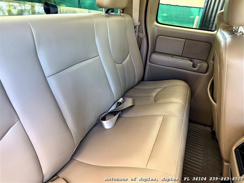 Used 2004 Chevrolet Silverado 2500 LT image 38