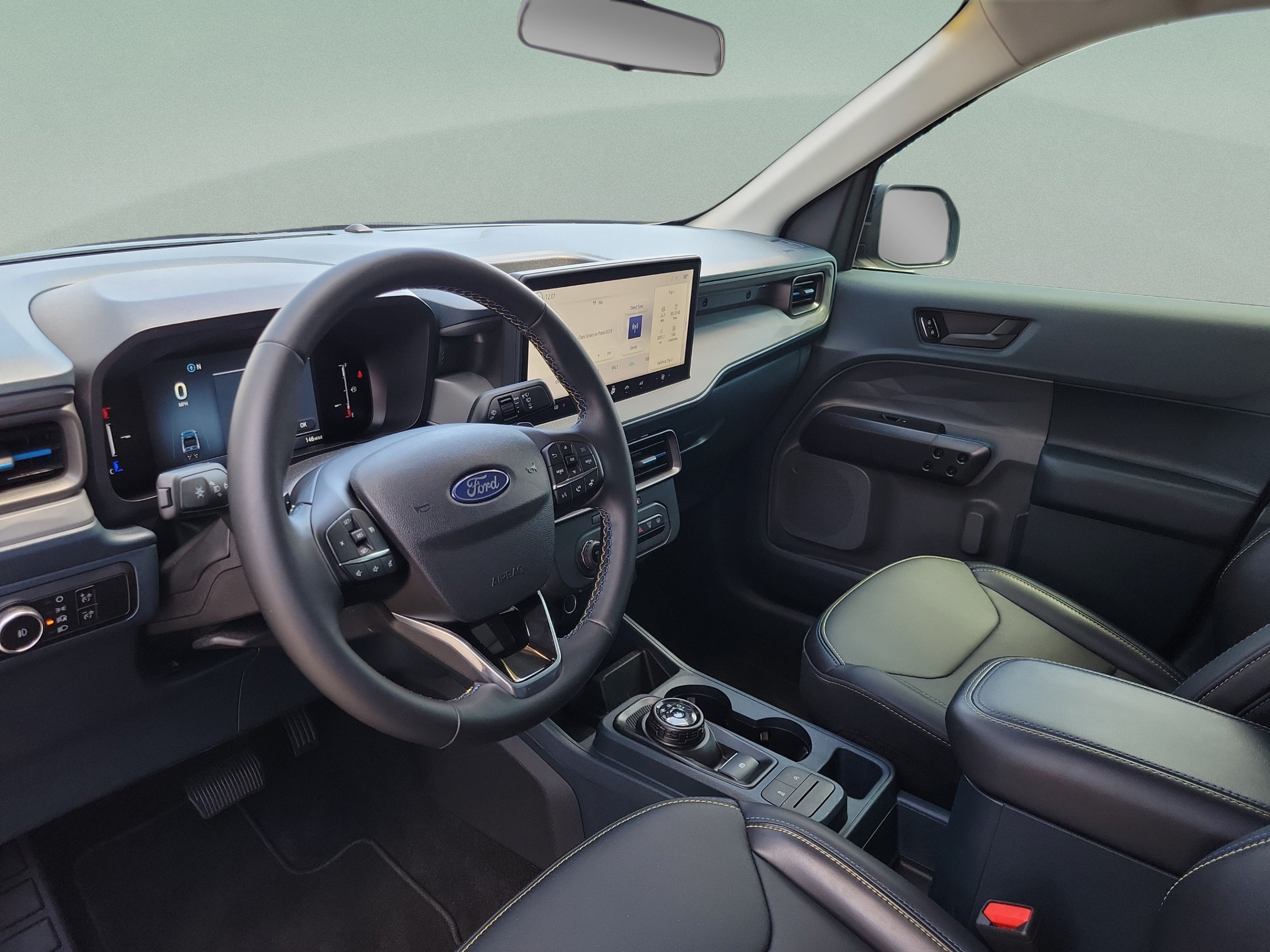 Used 2025 Ford Maverick Lobo AWD/4WD image 18