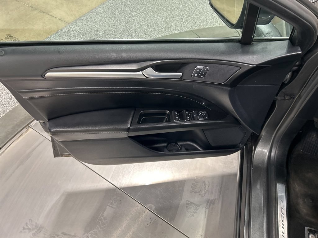 Certified 2020 Ford Fusion Titanium AWD/4WD image 15