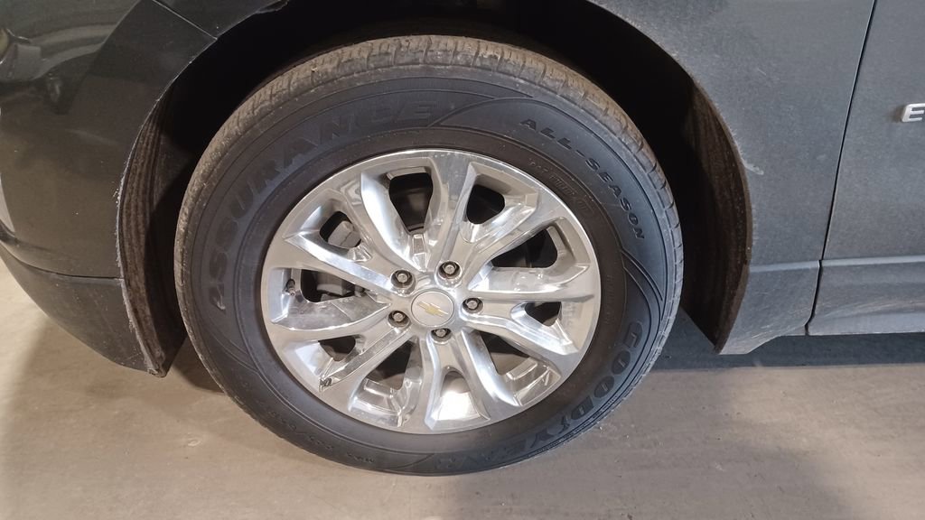 Used 2019 Chevrolet Equinox LS image 3