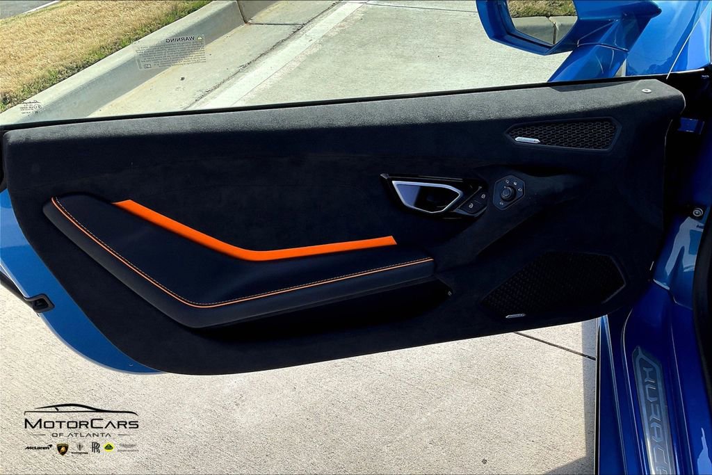 Used 2024 Lamborghini Huracan Tecnica image 17
