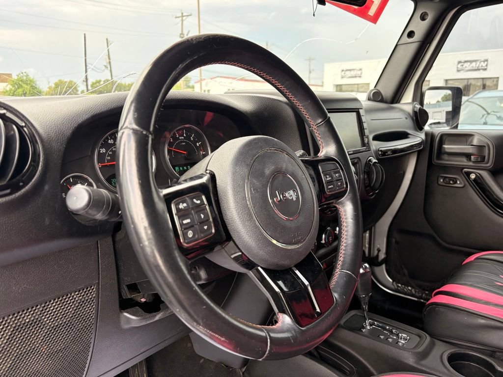 Used 2012 Jeep Wrangler Unlimited Sahara AWD/4WD image 10