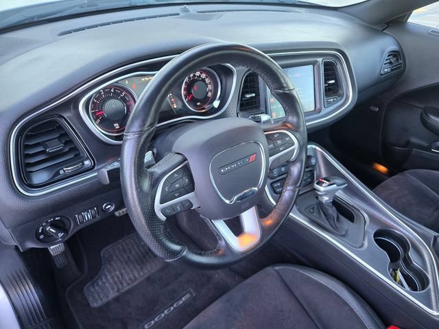 Used 2016 Dodge Challenger R/T Scat Pack w/ Leather Interior Group RWD image 12