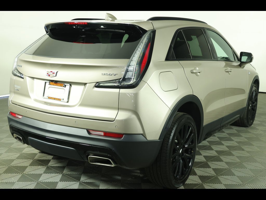 Used 2022 Cadillac XT4 Sport image 2