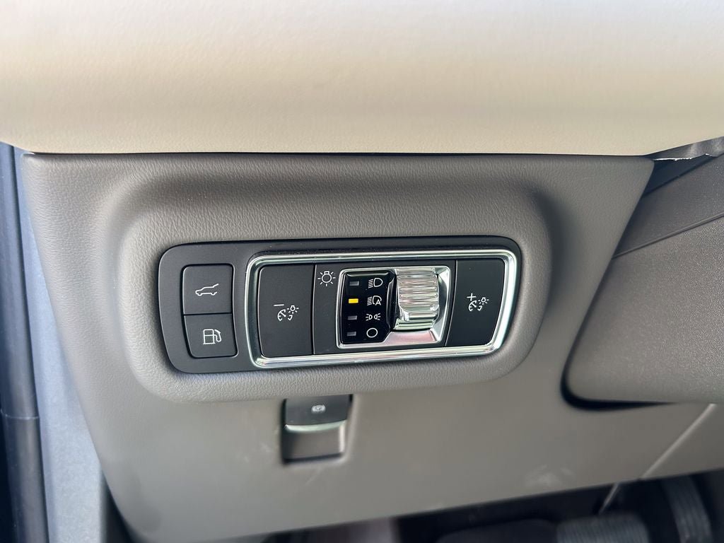 Used 2025 Lincoln Nautilus Reserve AWD/4WD image 36