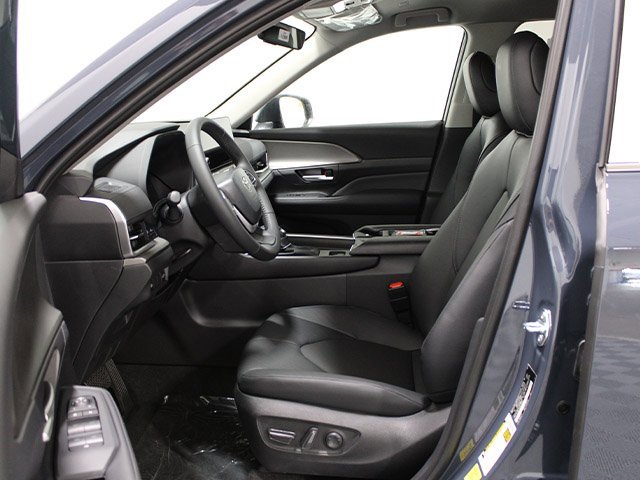 New 2026 Toyota Grand Highlander XLE image 4