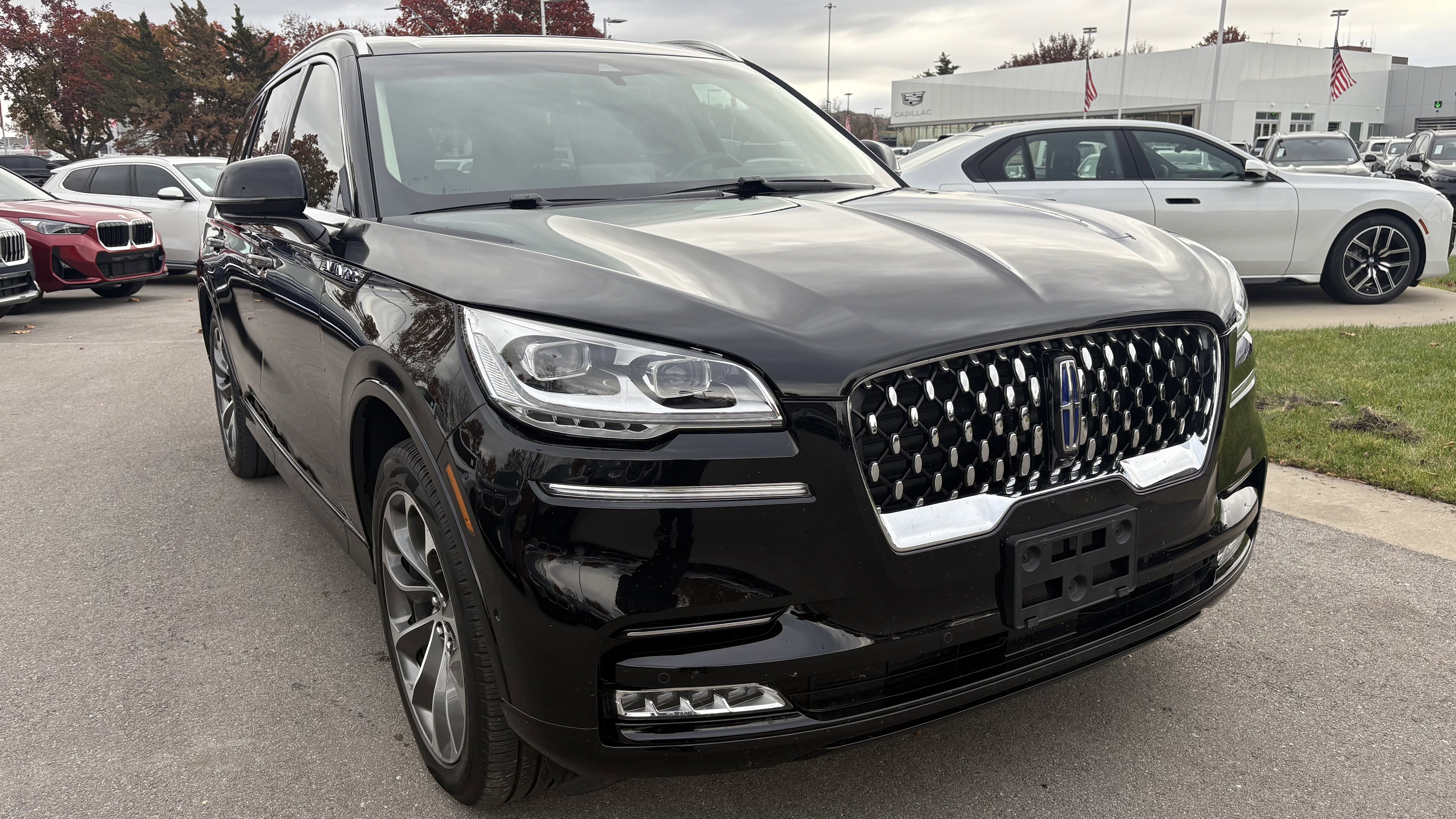 Used 2023 Lincoln Aviator Grand Touring w/ Equipment Group 301A image 2