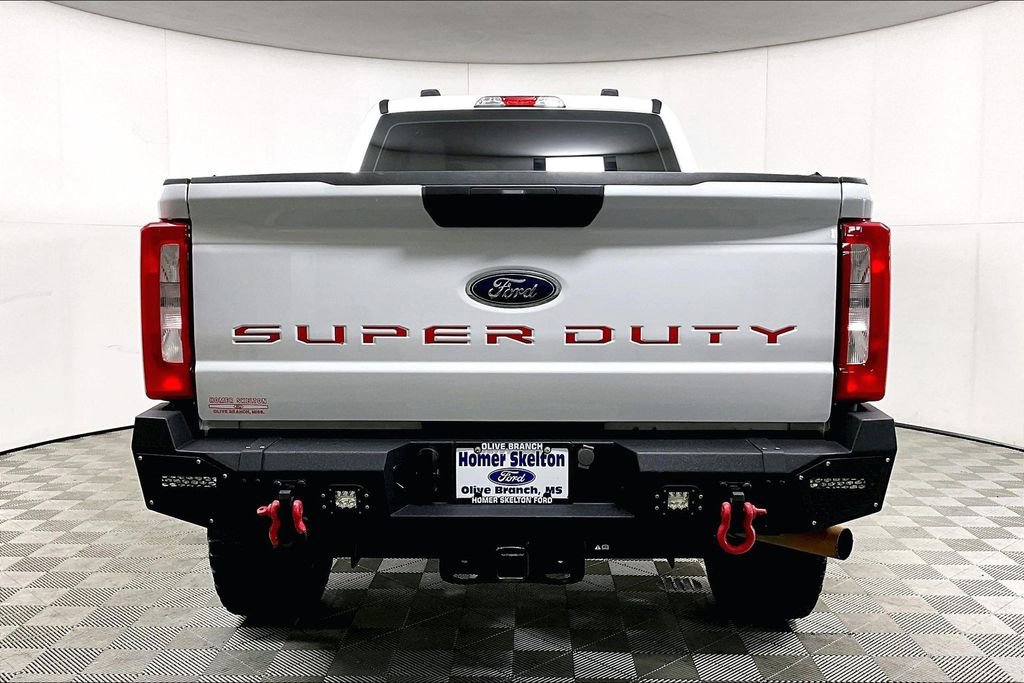 Used 2023 Ford F250 XL w/ FX4 Off-Road Package image 4