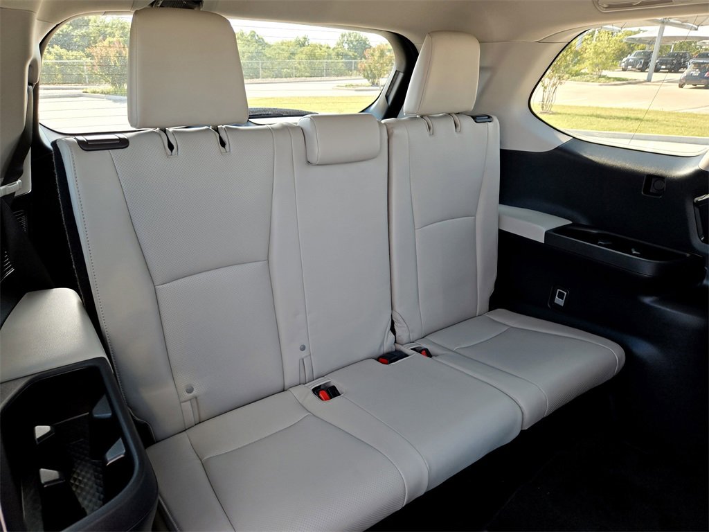 Used 2024 Toyota Grand Highlander Limited image 31