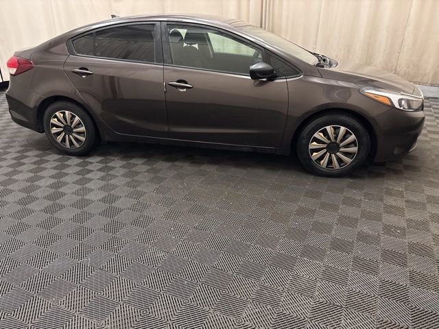 Certified 2018 Kia Forte LX image 4