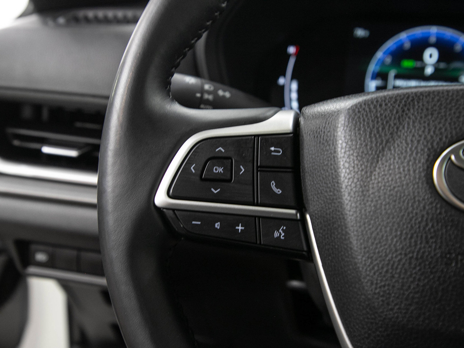 Used 2025 Toyota Grand Highlander AWD image 27