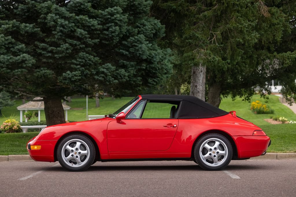 Used 1995 Porsche 911 Carrera RWD image 17