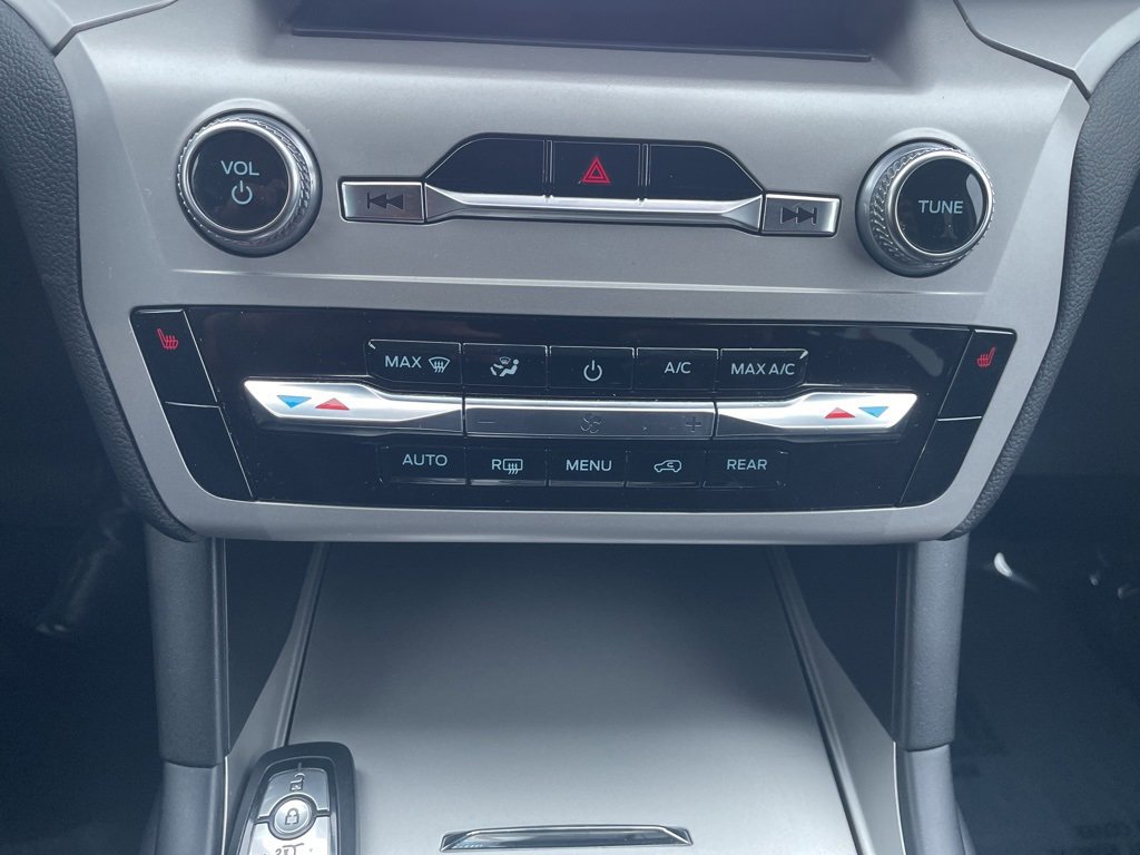 Certified 2023 Ford Explorer XLT image 16