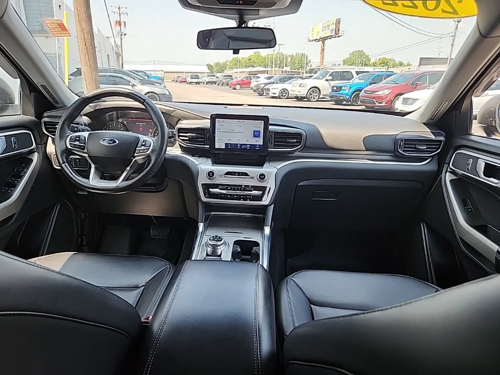 Used 2022 Ford Explorer XLT AWD/4WD image 38