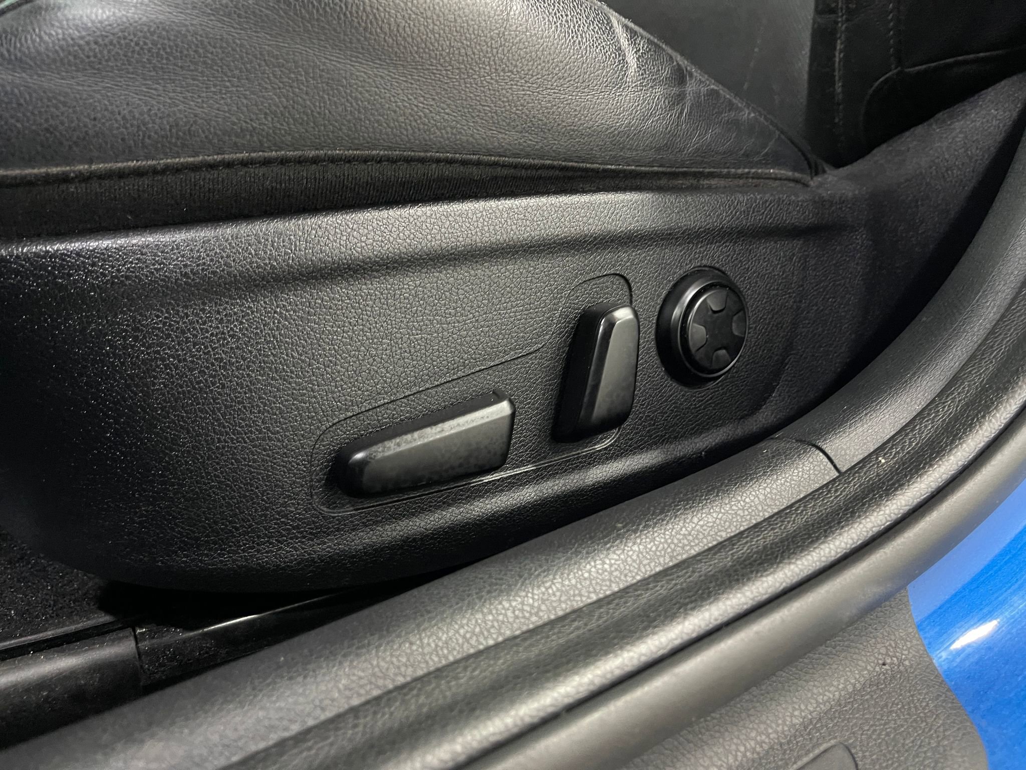 Used 2018 Kia Stinger Premium image 16