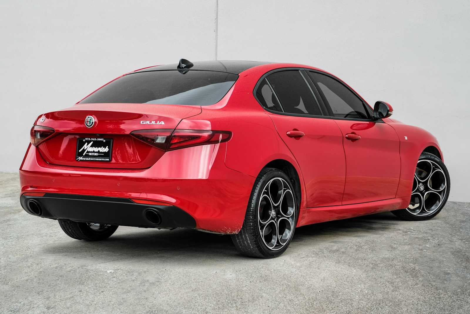 Used 2022 Alfa Romeo Giulia Ti AWD/4WD image 9