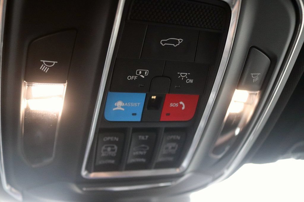 Used 2025 Jeep Grand Cherokee Summit AWD/4WD image 31
