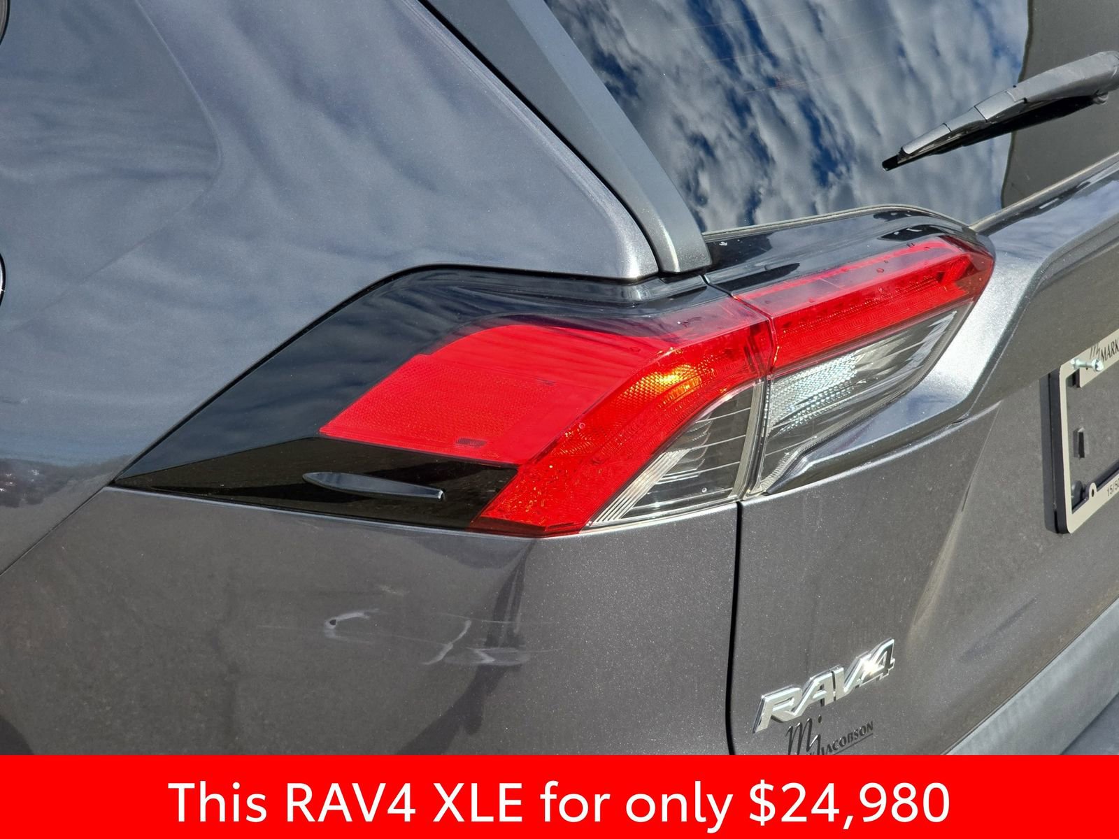 Used 2022 Toyota RAV4 XLE image 40