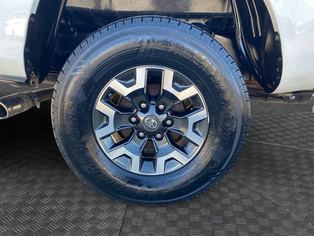 Used 2019 Toyota Tacoma SR w/ Exterior Package image 32