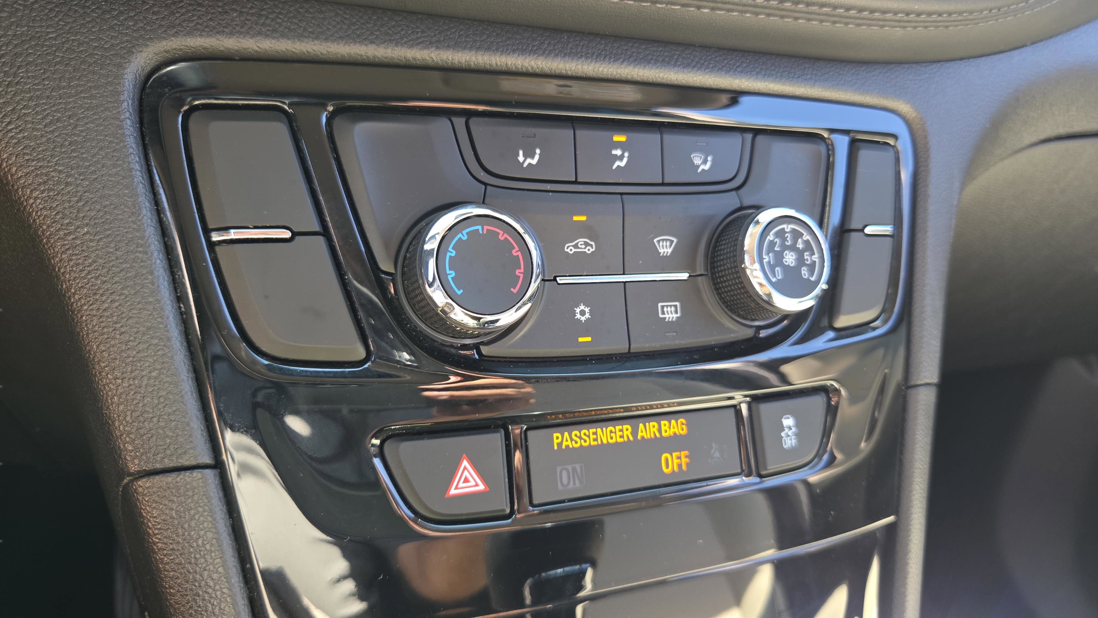 Used 2020 Buick Encore Preferred w/ Safety Package FWD image 19