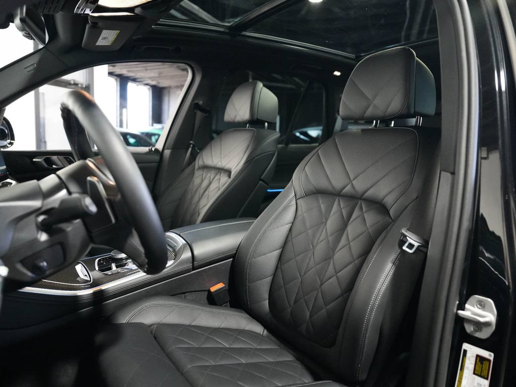 Used 2025 BMW X5 M60i w/ Parking Assistance Package AWD/4WD image 33
