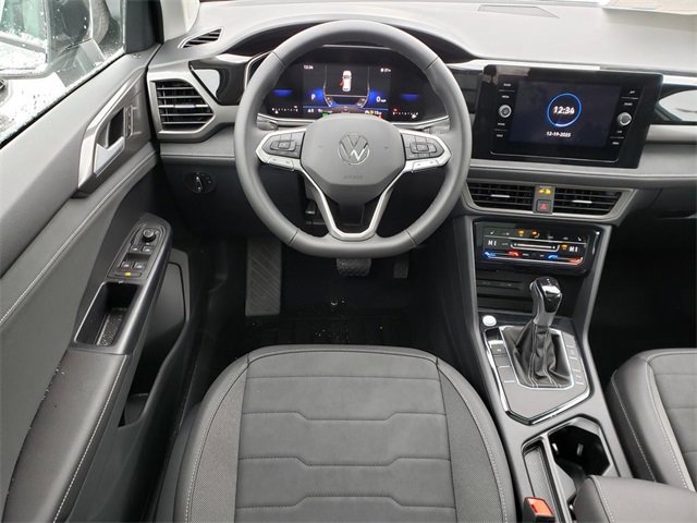 New 2026 Volkswagen Taos SE image 10